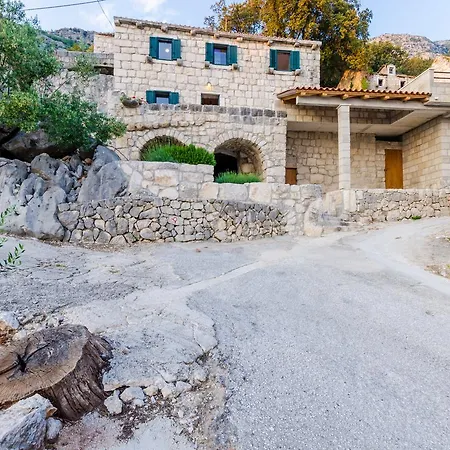 Luciana Villa Cavtat