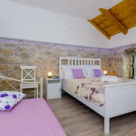 Luciana Villa Cavtat